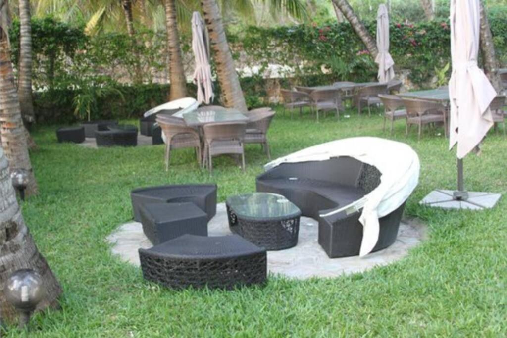 Cowrie Beach Haven Studio Apartment Mombasa Exterior foto
